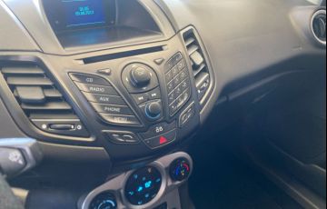 Ford Fiesta 1.6 SE Hatch 16v - Foto #6