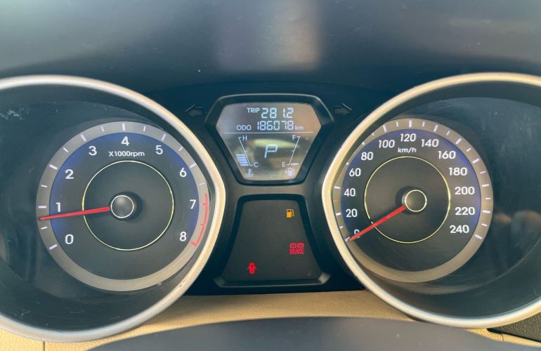 Hyundai Elantra 1.8 GLS 16v - Foto #10