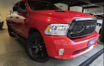 RAM Classic 5.7 V8 Laramie CD 4x4
