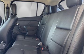 Renault Sandero 1.0 Expression 16v - Foto #9