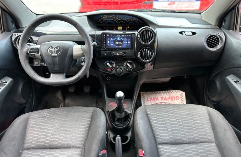Toyota Etios 1.5 Xls Sedan 16v - Foto #6