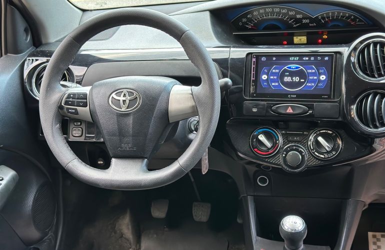 Toyota Etios 1.5 Xls Sedan 16v - Foto #7