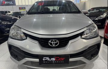 Toyota Etios 1.5 X Sedan 16v - Foto #2