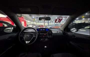 Toyota Etios 1.5 X Sedan 16v - Foto #5