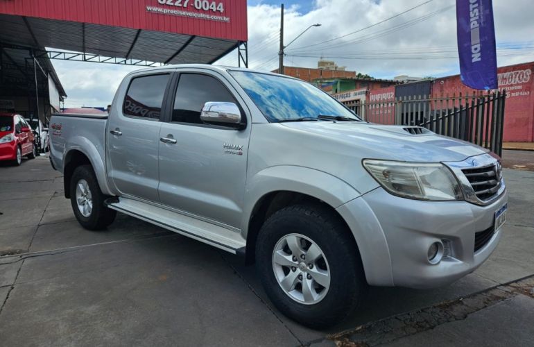 Toyota Hilux 3.0 TDI 4x4 CD SRV (Aut) - Foto #9
