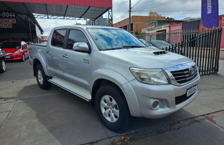 Toyota Hilux 3.0 TDI 4x4 CD SRV (Aut) - Foto #10