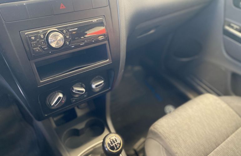 Volkswagen Fox 1.0 Mi Trend 8v - Foto #6
