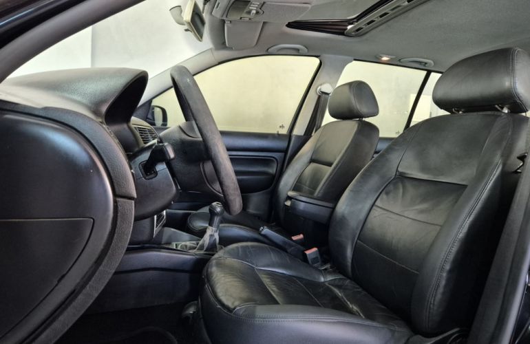 Volkswagen Golf Flash 1.6 - Foto #7