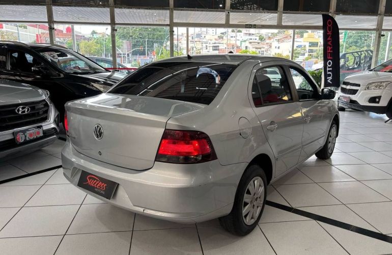 Volkswagen Voyage 1.0 Mi 8v - Foto #2