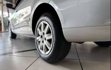 Volkswagen Voyage 1.0 Mi 8v - Foto #8