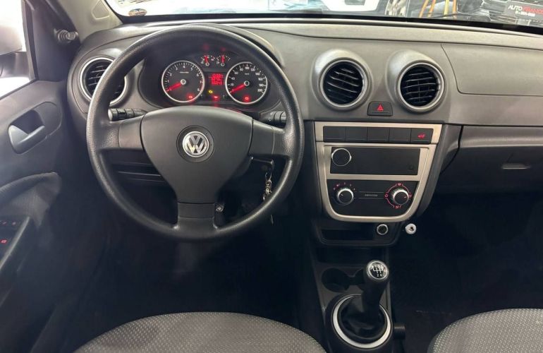 Volkswagen Voyage 1.0 Mi 8v - Foto #10