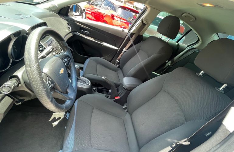 Chevrolet Cruze 1.8 LT 16v - Foto #9