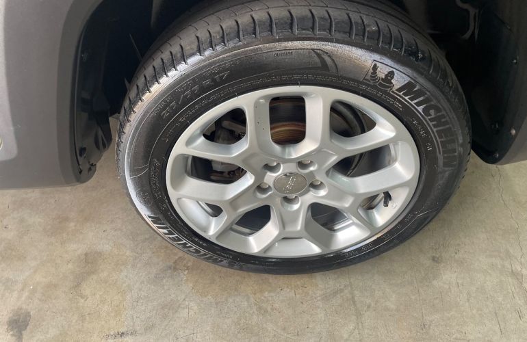 Jeep Renegade 1.8 16V Longitude - Foto #10