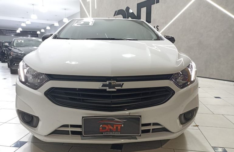 Chevrolet Onix 1.0 Joy Plus Black 8v - Foto #2