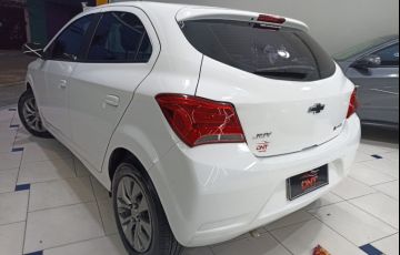 Chevrolet Onix 1.0 Joy Plus Black 8v - Foto #4