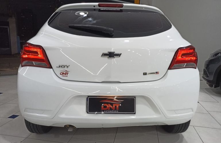 Chevrolet Onix 1.0 Joy Plus Black 8v - Foto #5