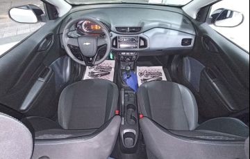 Chevrolet Onix 1.0 Joy Plus Black 8v - Foto #7