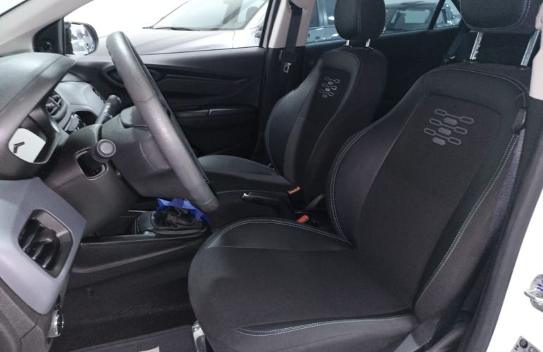 Chevrolet Onix 1.0 Joy Plus Black 8v - Foto #8