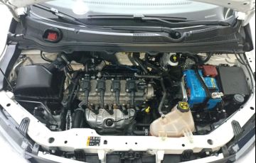 Chevrolet Onix 1.0 Joy Plus Black 8v - Foto #9