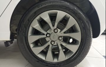 Chevrolet Onix 1.0 Joy Plus Black 8v - Foto #10