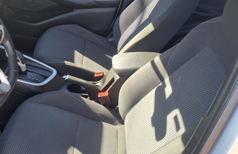 Chevrolet Onix 1.0 Turbo LTZ - Foto #10