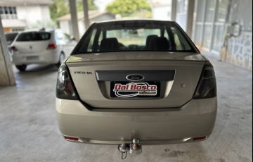 Ford Fiesta Sedan 1.0 - Foto #5