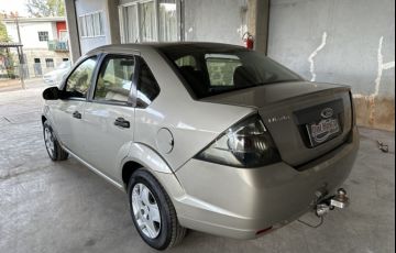 Ford Fiesta Sedan 1.0 - Foto #6