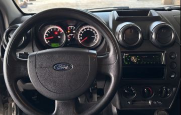 Ford Fiesta Sedan 1.0 - Foto #9