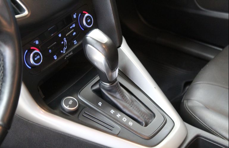 Ford Focus 2.0 SE Sedan 16v - Foto #5