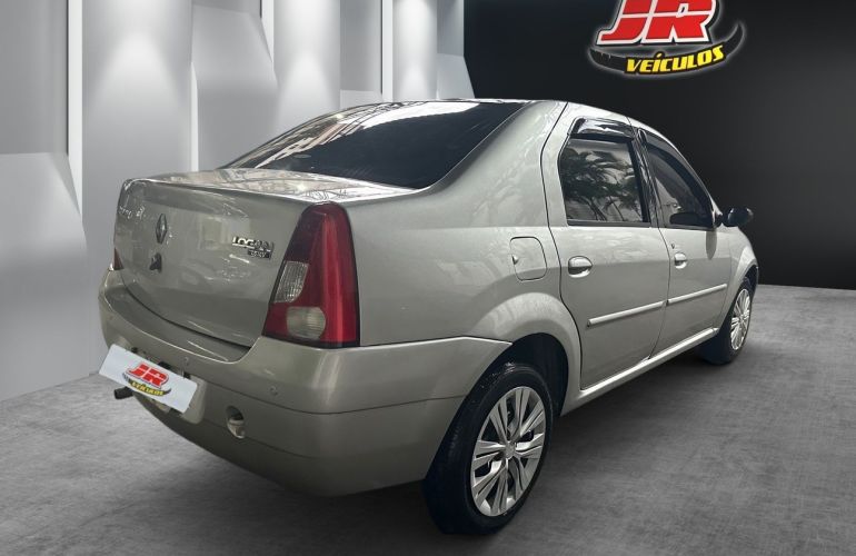 Renault Logan 1.6 Privilege 16v - Foto #3