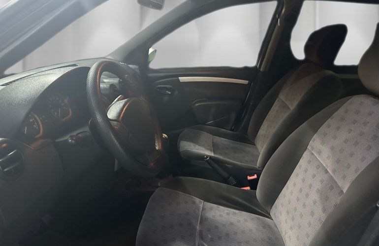 Renault Logan 1.6 Privilege 16v - Foto #6