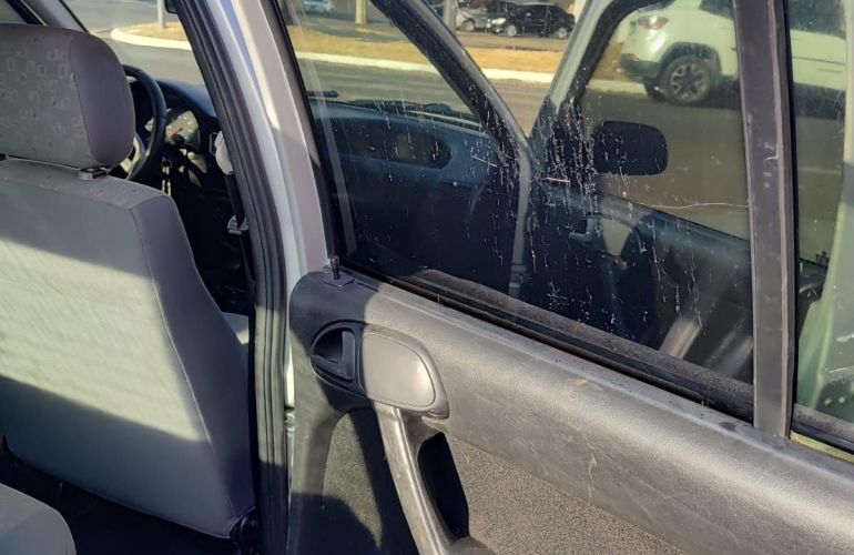 Volkswagen Gol 1.0 Mi 8V G.iii - Foto #9