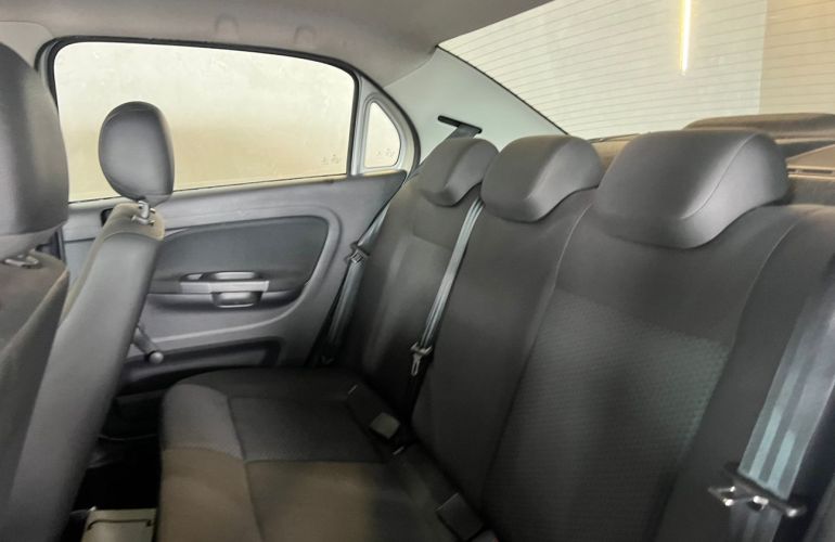 Volkswagen Voyage 1.6 Msi Total - Foto #8
