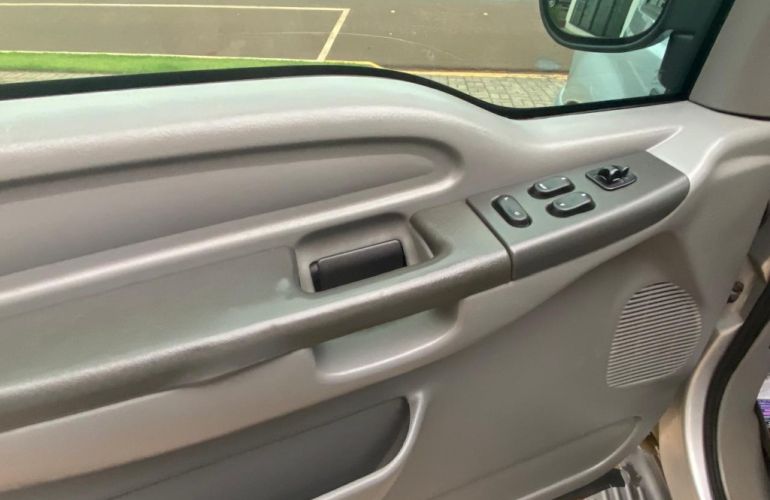 Ford F250 XL 4.2 Turbo (Cab Simples) - Foto #9