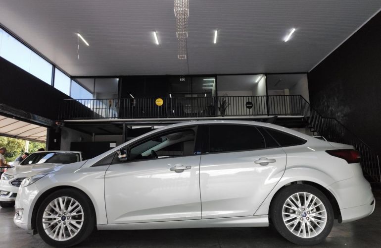 Ford Focus 2.0 SE Plus 16V Flex 4p Powershift - Foto #8