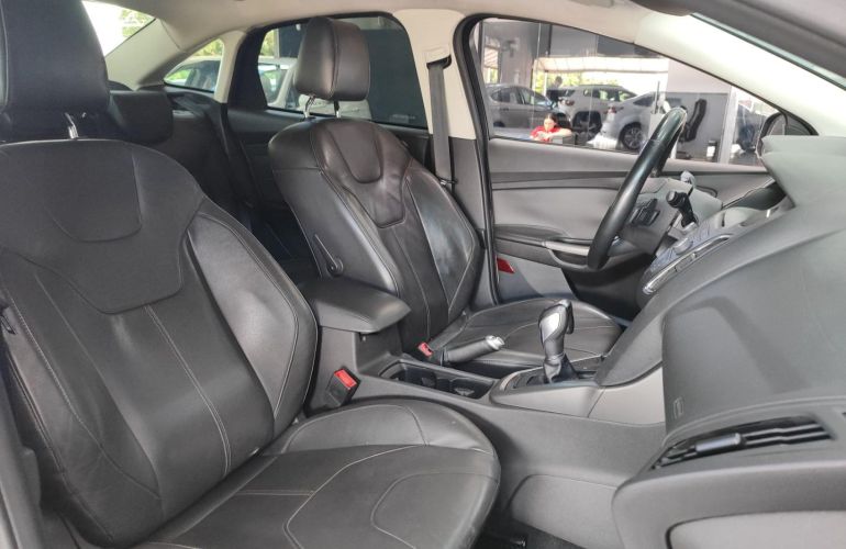 Ford Focus 2.0 SE Plus 16V Flex 4p Powershift - Foto #9