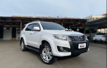 Toyota Hilux SW4 SRV 3.0 4X4 (7 Lugares) - Foto #4