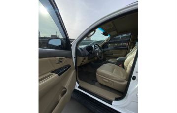 Toyota Hilux SW4 SRV 3.0 4X4 (7 Lugares) - Foto #5