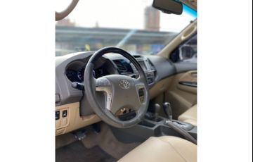 Toyota Hilux SW4 SRV 3.0 4X4 (7 Lugares) - Foto #8