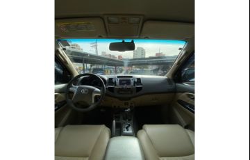 Toyota Hilux SW4 SRV 3.0 4X4 (7 Lugares) - Foto #10