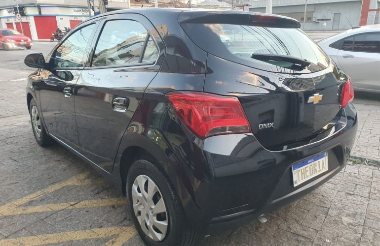 Chevrolet Onix 1.0 MPFi LT 8v - Foto #5