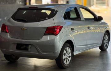 Chevrolet Onix 1.0 Joy 8V Flex 4p Manual - Foto #3