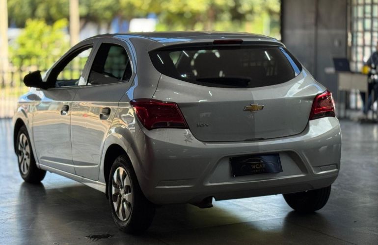 Chevrolet Onix 1.0 Joy 8V Flex 4p Manual - Foto #4