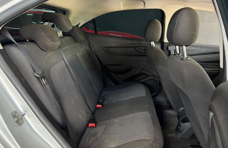 Chevrolet Onix 1.0 Joy 8V Flex 4p Manual - Foto #10