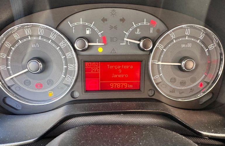 Fiat Linea 1.9 MPi Hlx 16V Flex 4p Manual - Foto #10