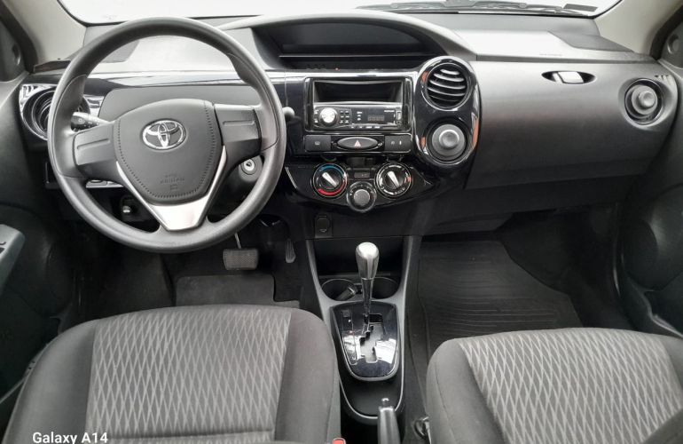 Toyota Etios 1.5 X Sedan 16v - Foto #2
