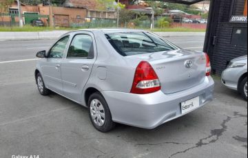 Toyota Etios 1.5 X Sedan 16v - Foto #6