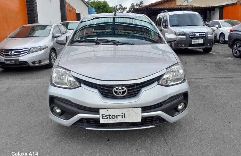 Toyota Etios 1.5 X Sedan 16v - Foto #7