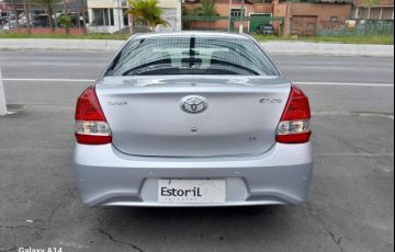 Toyota Etios 1.5 X Sedan 16v - Foto #8