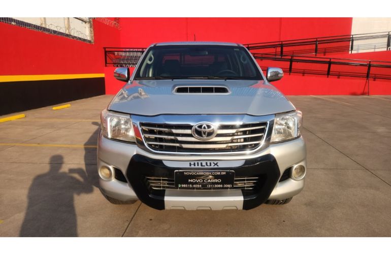 Toyota Hilux 3.0 Srv 4x4 CD 16V Turbo Intercooler Diesel 4p Automático - Foto #6